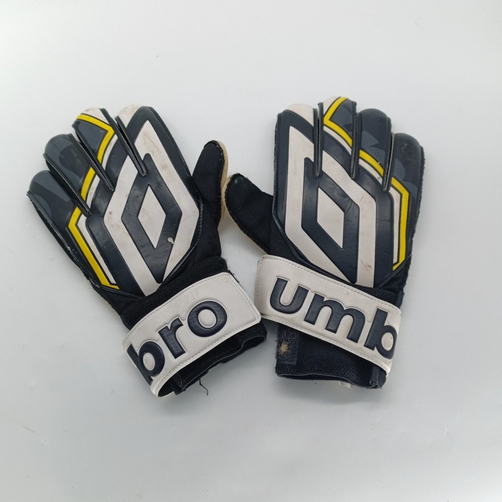 Umbro Adult Soccer Goalie Gloves Black White Yellow M2102GA a11